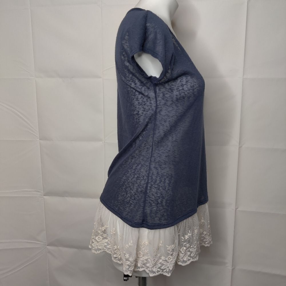 3/$25 Moa Moa Navy Blue Knit Lace Hem Top Sz S - Picture 2 of 9